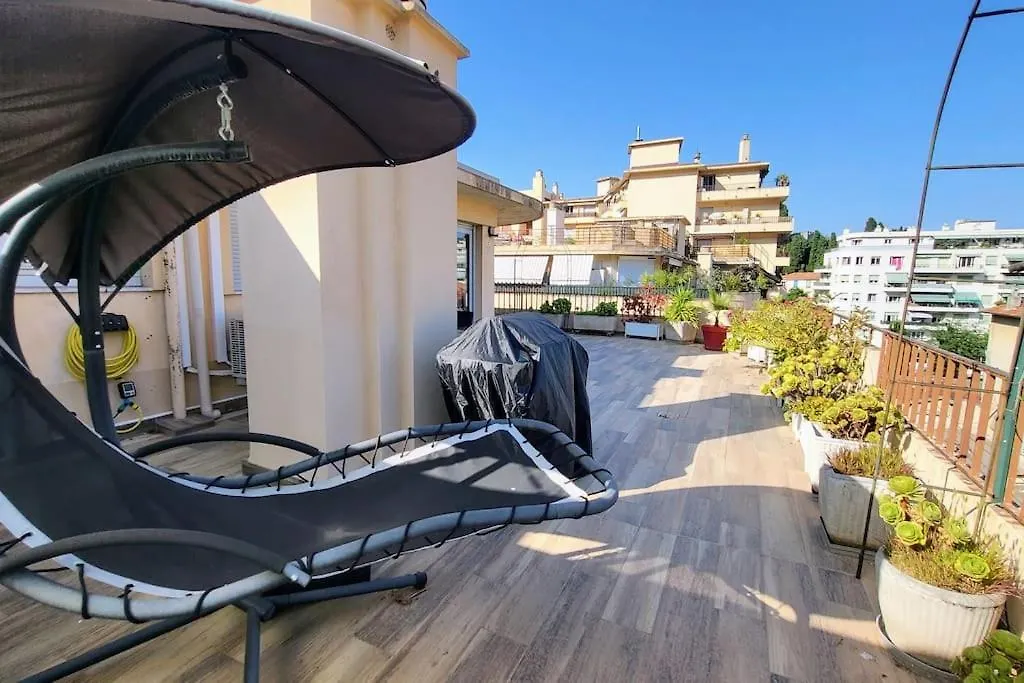 Apartment Romantic 1Br Escape With Sun-Rooftop Terrace Nice
