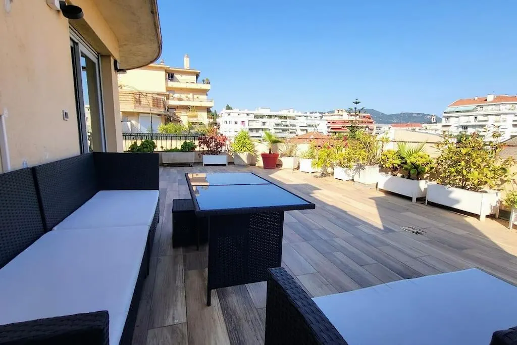 Romantic 1Br Escape With Sun-Rooftop Terrace Nice Apartment