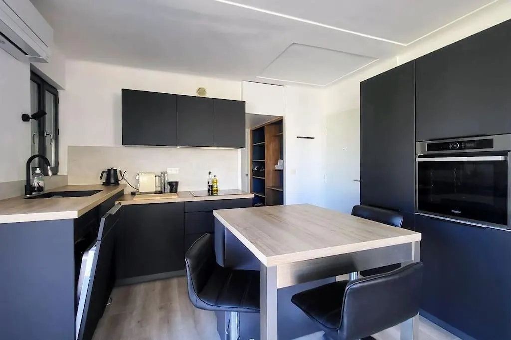 Romantic 1Br Escape With Sun-Rooftop Terrace Nice
