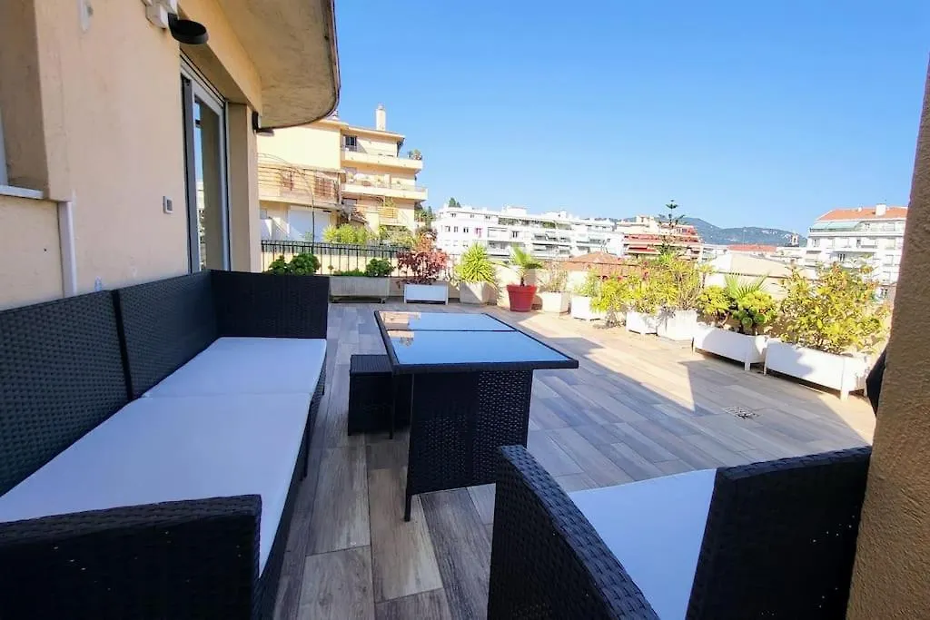 Romantic 1Br Escape With Sun-Rooftop Terrace Nice